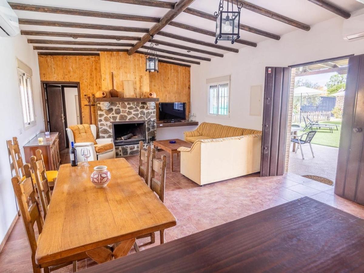 Villa Santa Teresa Vacacional Sevilla Dos Hermanas Buitenkant foto